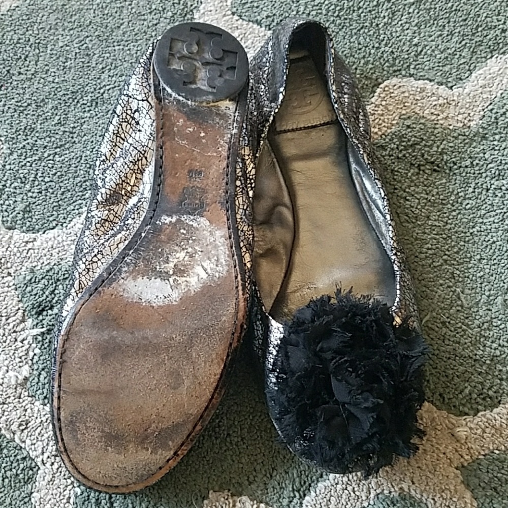💋SOLD TORY BURCH Silver Flats Sz 8 1/2 - Picture 6 of 6